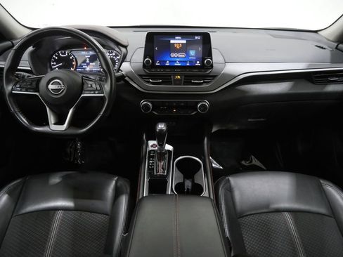 Used 2024 Nissan Altima 2.5 SR FWD image 9
