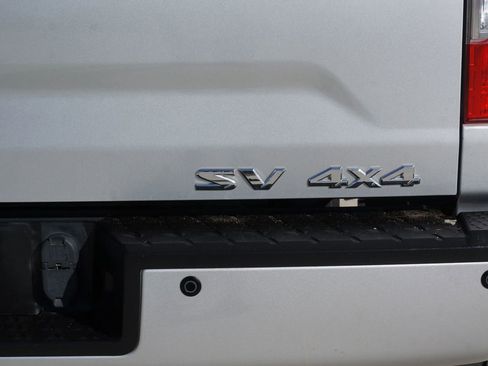 Used 2018 Nissan Titan SV w/ SV Convenience Package image 23