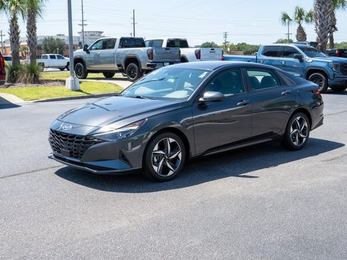 Used 2023 Hyundai Elantra SEL w/ Convenience Package FWD image 7