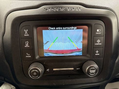 Used 2016 Jeep Renegade Latitude w/ Safety & Security Group image 29