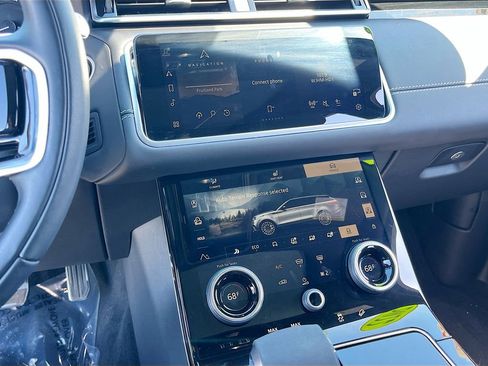 Used 2022 Land Rover Range Rover Velar R-Dynamic S image 15