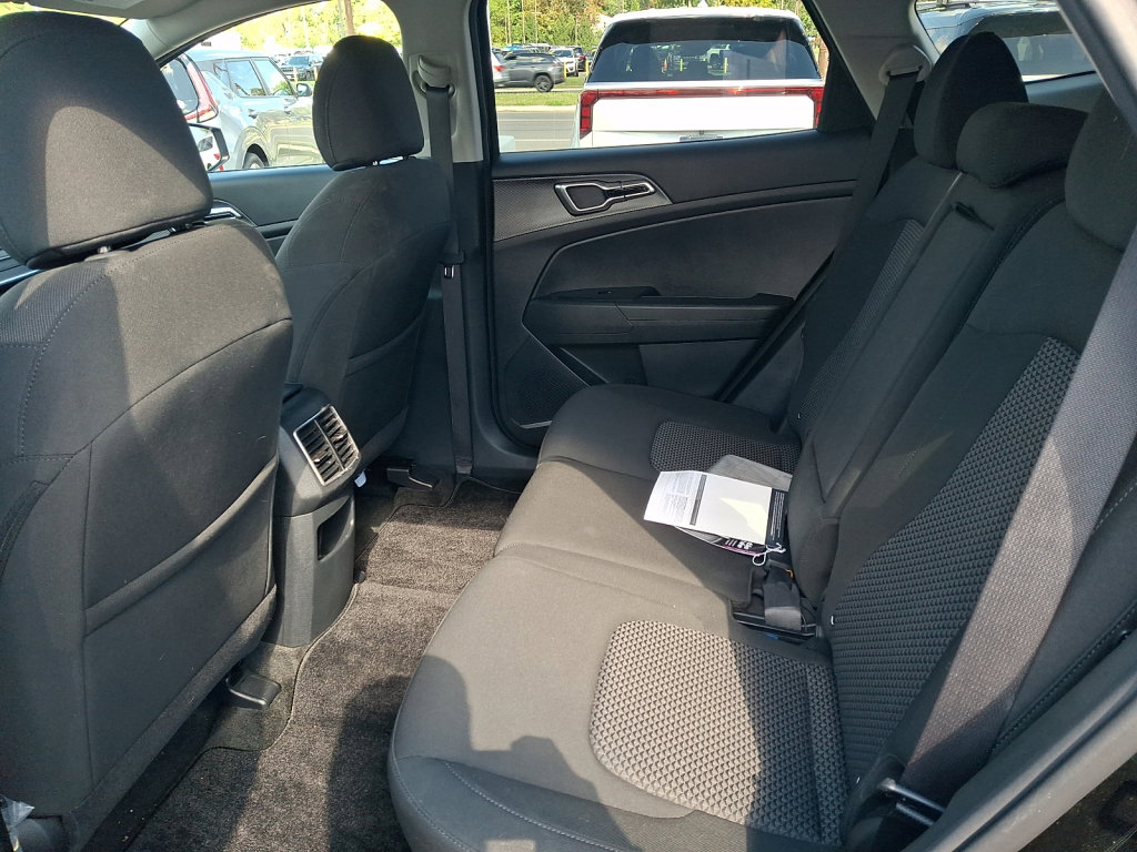 Used 2024 Kia Sportage LX FWD image 22