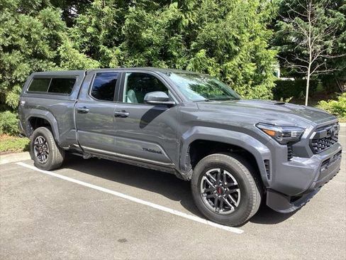 Certified 2025 Toyota Tacoma TRD Sport AWD/4WD image 8