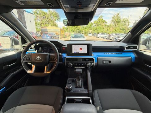 Used 2025 Toyota Tacoma TRD Off-Road AWD/4WD image 31