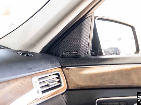 Used 2014 Mercedes-Benz E 350 4MATIC Wagon image 33