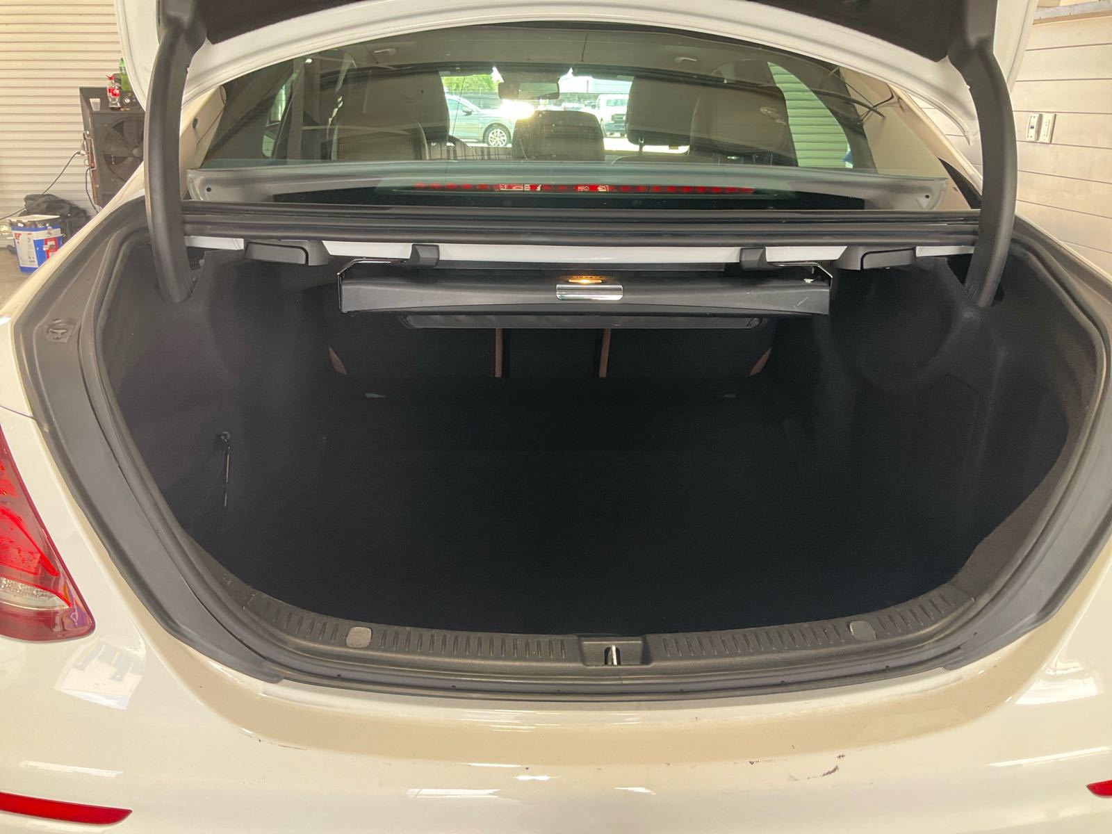 Used 2018 Mercedes-Benz E 300 image 11