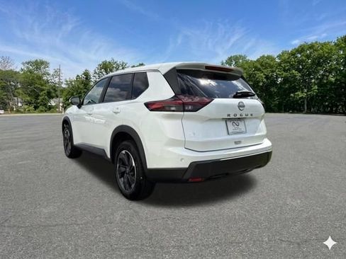 Used 2025 Nissan Rogue SV FWD image 6