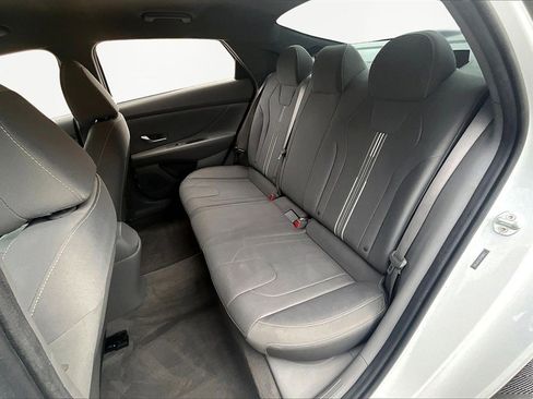 Used 2023 Hyundai Elantra SEL image 26