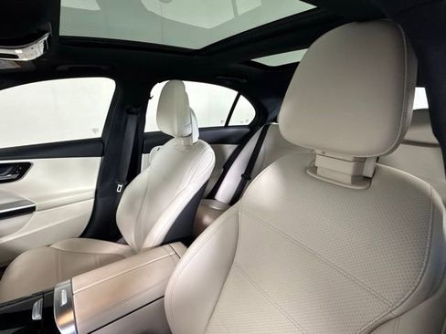 Used 2023 Mercedes-Benz C 300 Sedan image 6