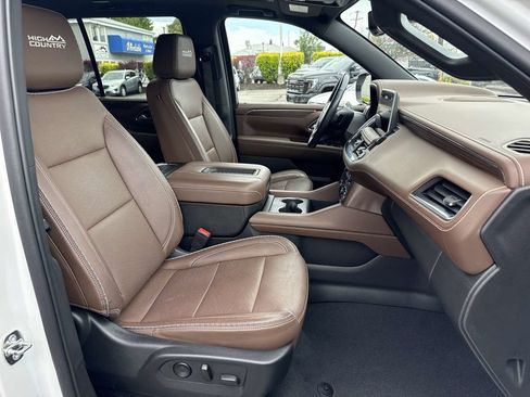 Used 2022 Chevrolet Tahoe High Country AWD/4WD image 26