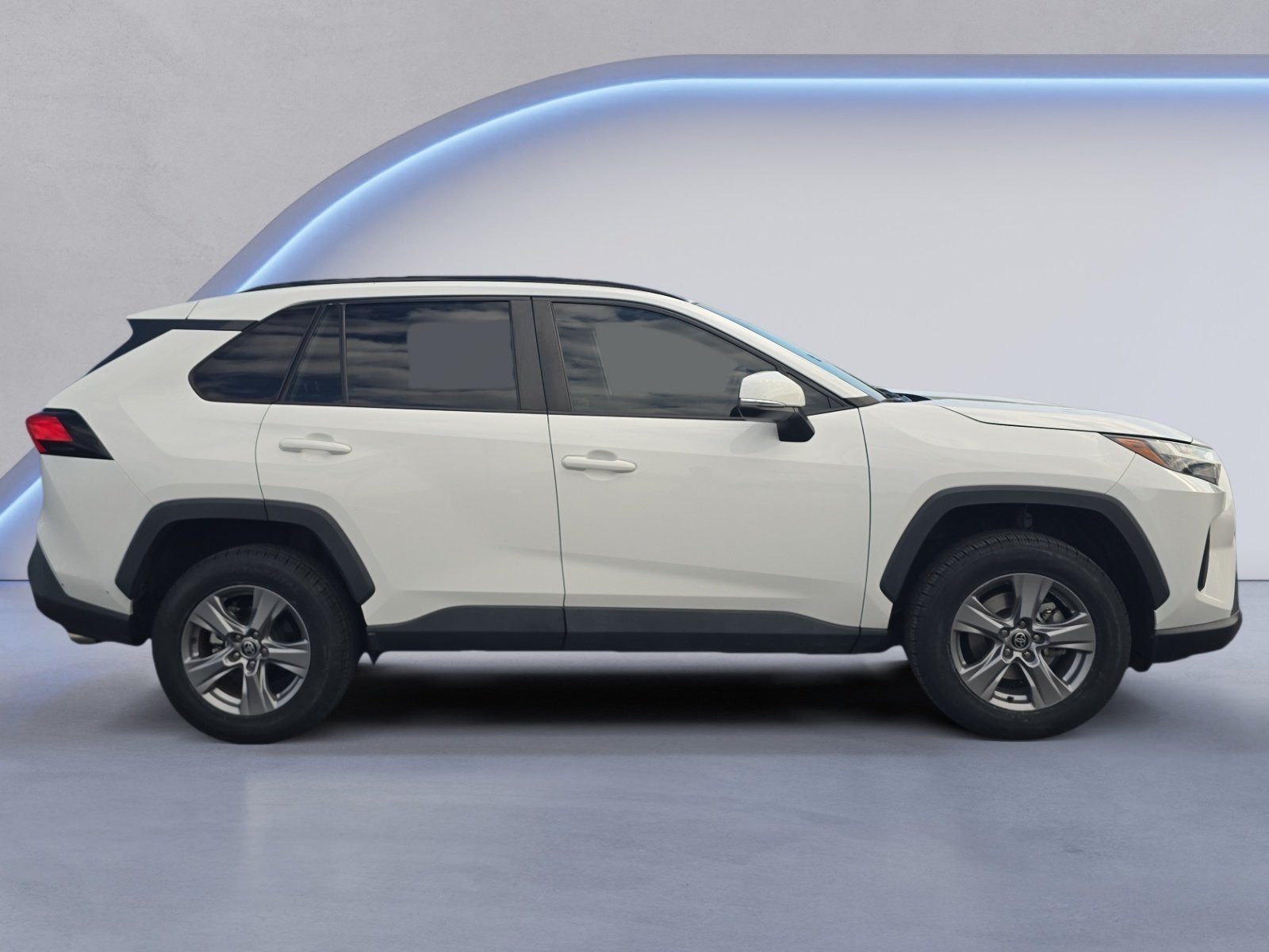 Used 2022 Toyota RAV4 XLE w/ Convenience Package AWD/4WD image 7