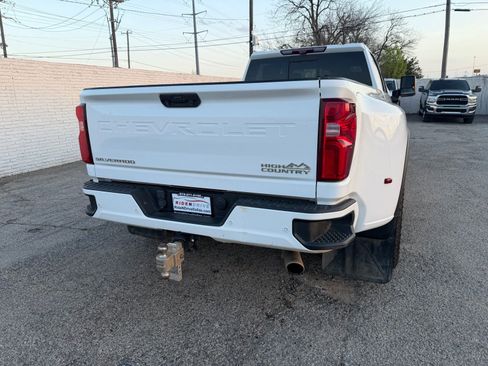 Used 2022 Chevrolet Silverado 3500 High Country w/ Technology Package image 6