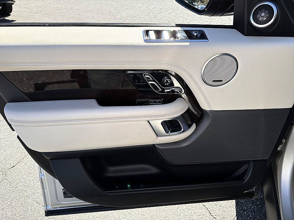 Used 2019 Land Rover Range Rover Supercharged AWD/4WD image 12