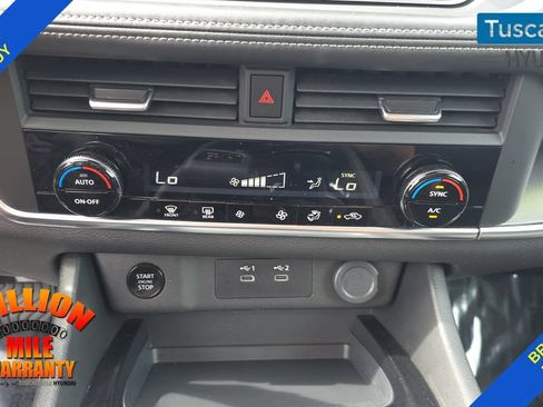 Used 2025 Nissan Rogue SV AWD/4WD image 21