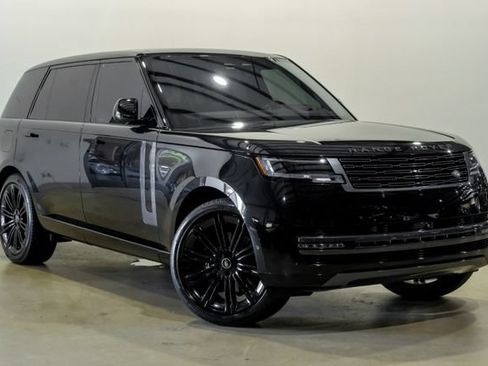 Used 2025 Land Rover Range Rover Long Wheelbase SE AWD/4WD image 4