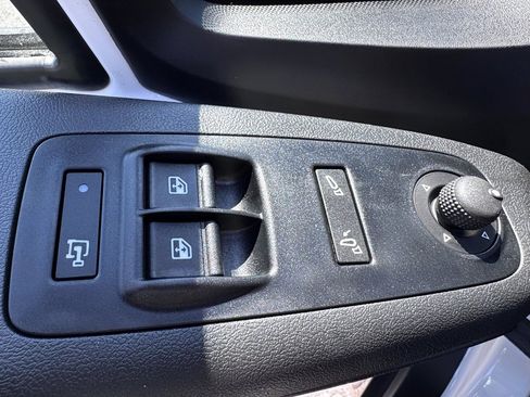 Used 2025 RAM ProMaster 2500 w/ Convenience Group image 13