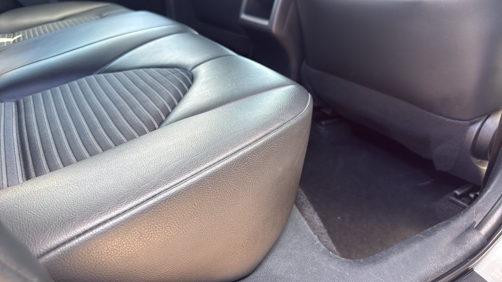 Used 2022 Toyota Camry SE w/ Carpet Mat Package (TMS) FWD image 26