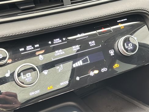 Used 2024 INFINITI QX60 Luxe AWD/4WD image 23