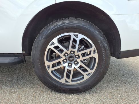 Certified 2025 Ford Expedition Active AWD/4WD image 7