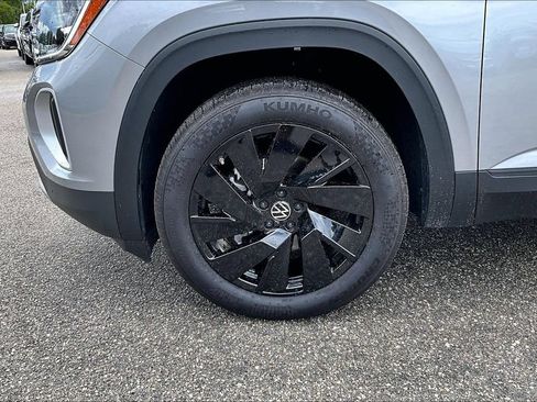 Certified 2026 Volkswagen Atlas SE w/ Black Wheel Package AWD/4WD image 13