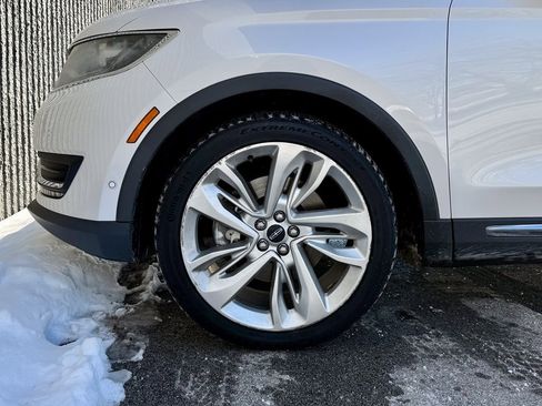 Used 2017 Lincoln MKX Reserve w/ Driver Assistance Package image 38