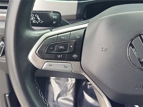 Used 2022 Volkswagen Atlas Cross Sport SE image 12