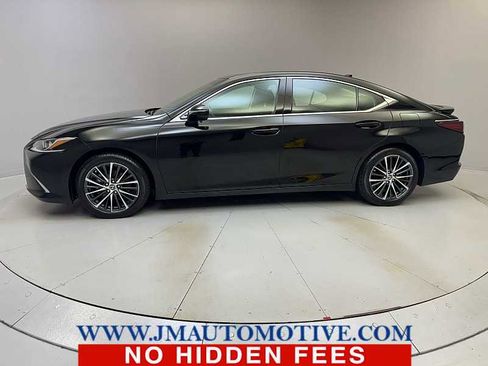 Used 2024 Lexus ES 350 w/ Premium Package image 2