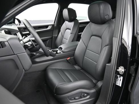 New 2026 Porsche Cayenne AWD/4WD image 5