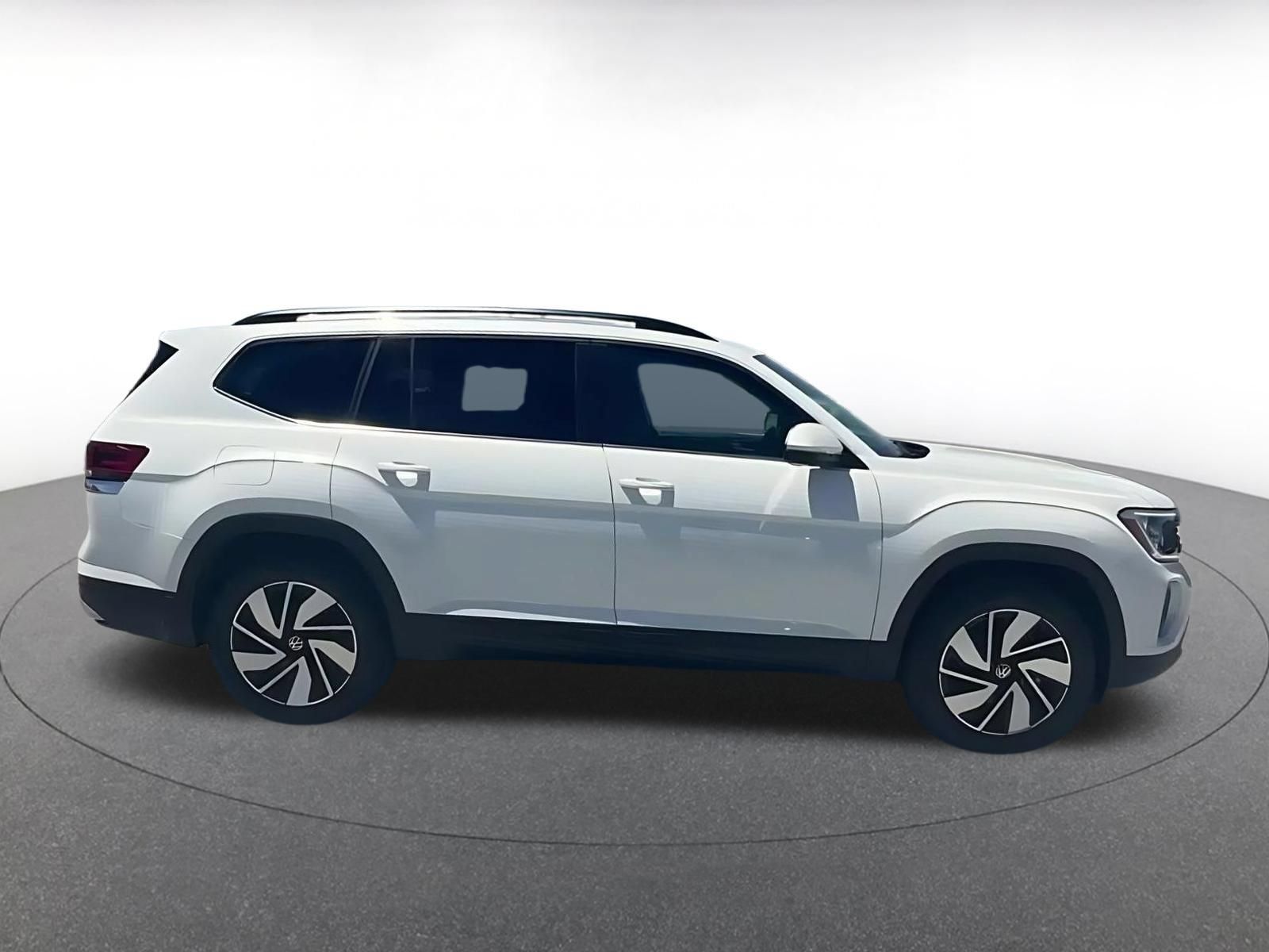 Used 2026 Volkswagen Atlas SE FWD image 15
