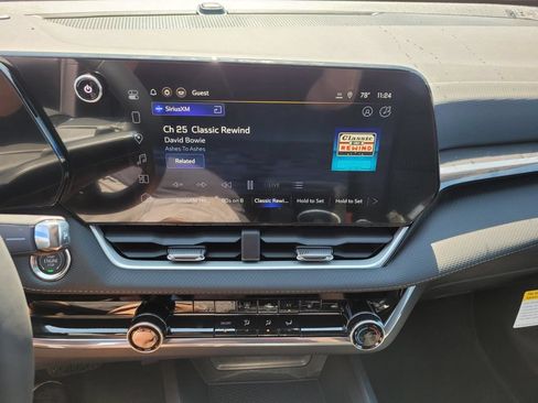 New 2026 Chevrolet Equinox LT w/ Midnight Edition FWD image 28