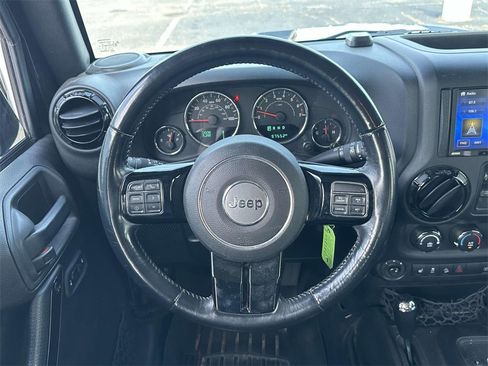 Used 2015 Jeep Wrangler Unlimited Sahara image 15