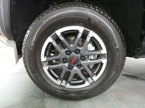 Used 2025 Toyota Tacoma TRD Sport image 32