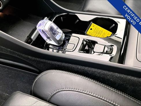 Used 2023 Volvo XC40 B5 Ultimate w/ Protection Package Premier image 19