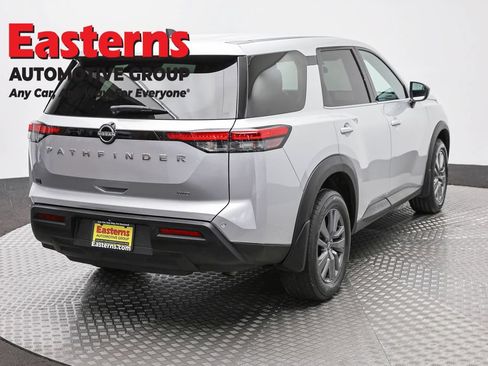 Used 2023 Nissan Pathfinder S AWD/4WD image 5