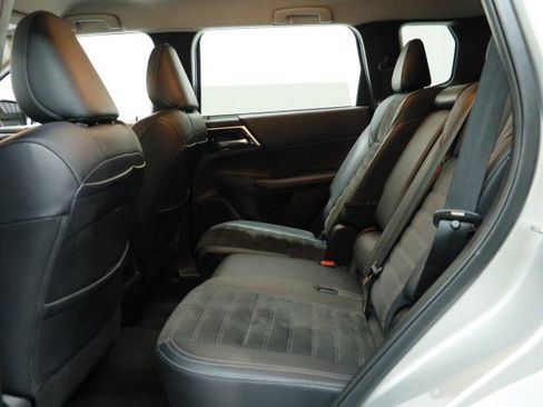 Used 2024 Mitsubishi Outlander SE FWD image 28