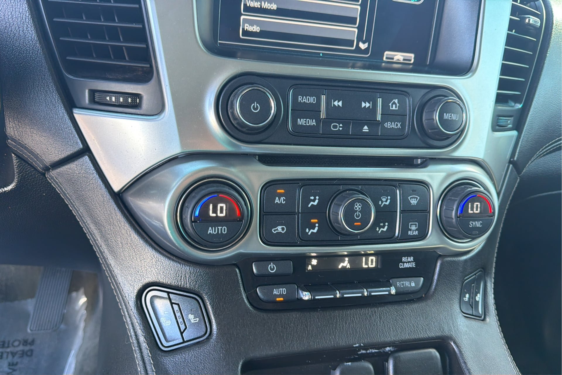Used 2015 Chevrolet Tahoe LT RWD image 28