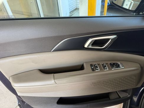 Used 2026 Kia Carnival FWD image 18
