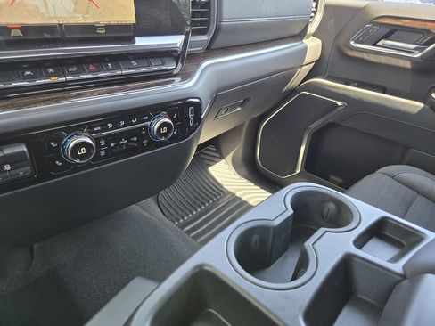 Used 2023 GMC Sierra 1500 Elevation w/ X31 Off-Road Package AWD/4WD image 14