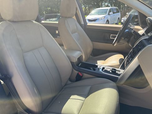 Used 2018 Land Rover Discovery Sport HSE AWD/4WD image 31