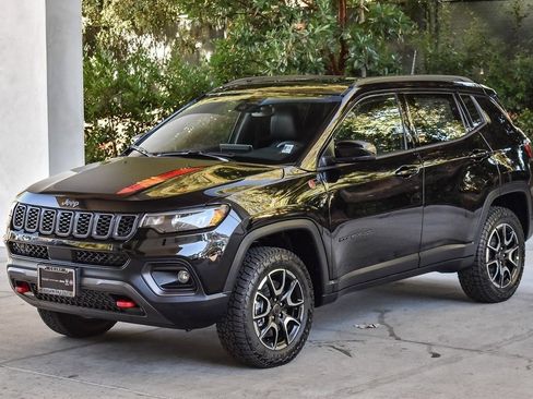 New 2026 Jeep Compass Trailhawk image 3