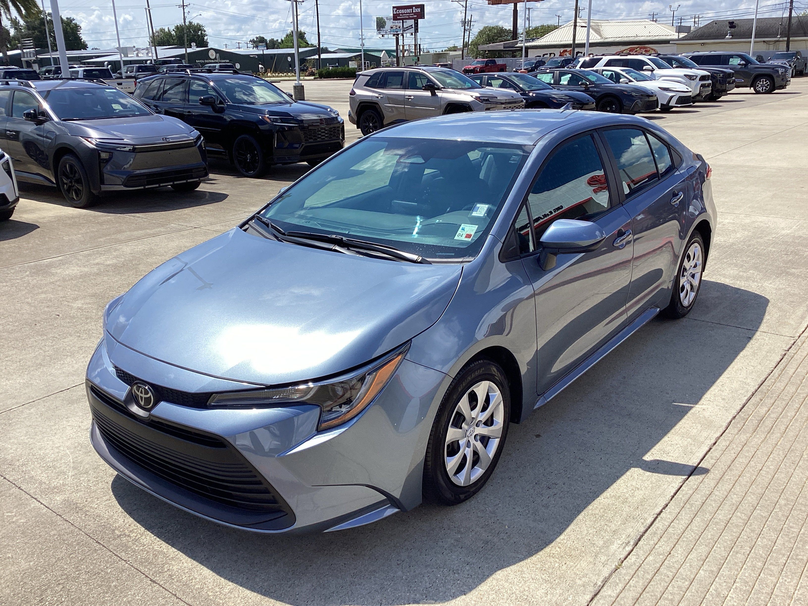 Used 2026 Toyota Corolla LE FWD image 3