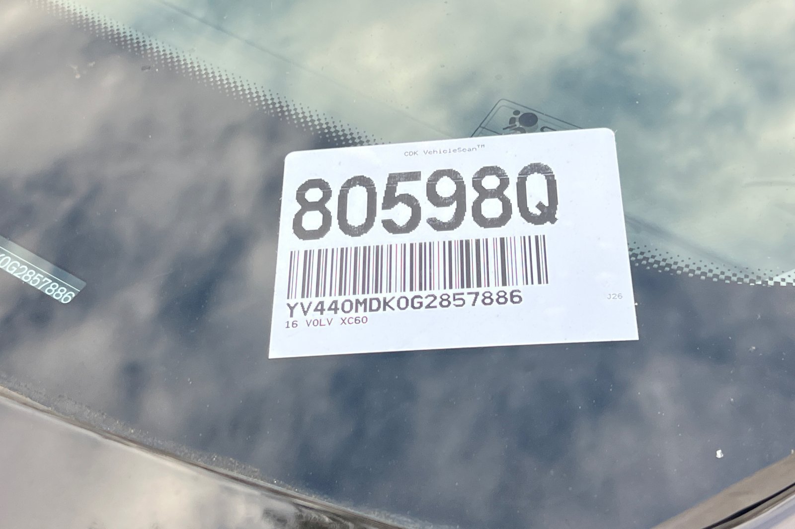 Used 2016 Volvo XC60 T5 Premier w/ Proximity Package FWD image 3