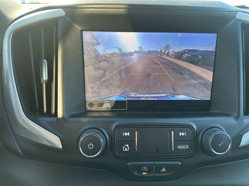 Used 2023 GMC Terrain SLT AWD/4WD image 8