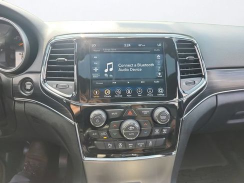 Used 2021 Jeep Grand Cherokee Limited AWD/4WD image 17