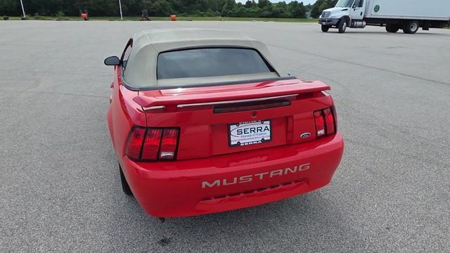 Used 2004 Ford Mustang Convertible RWD image 8