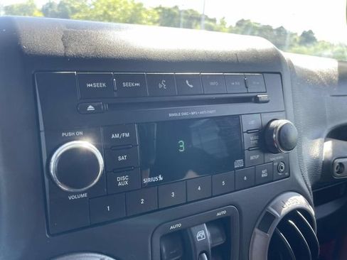 Used 2017 Jeep Wrangler Unlimited Sport w/ Quick Order Package 24S AWD/4WD image 28