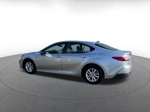 Used 2025 Toyota Camry LE image 11