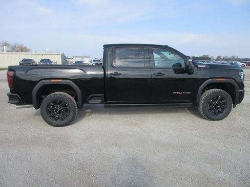 New 2026 GMC Sierra 2500 AT4 w/ AT4 Premium Plus Package image 3