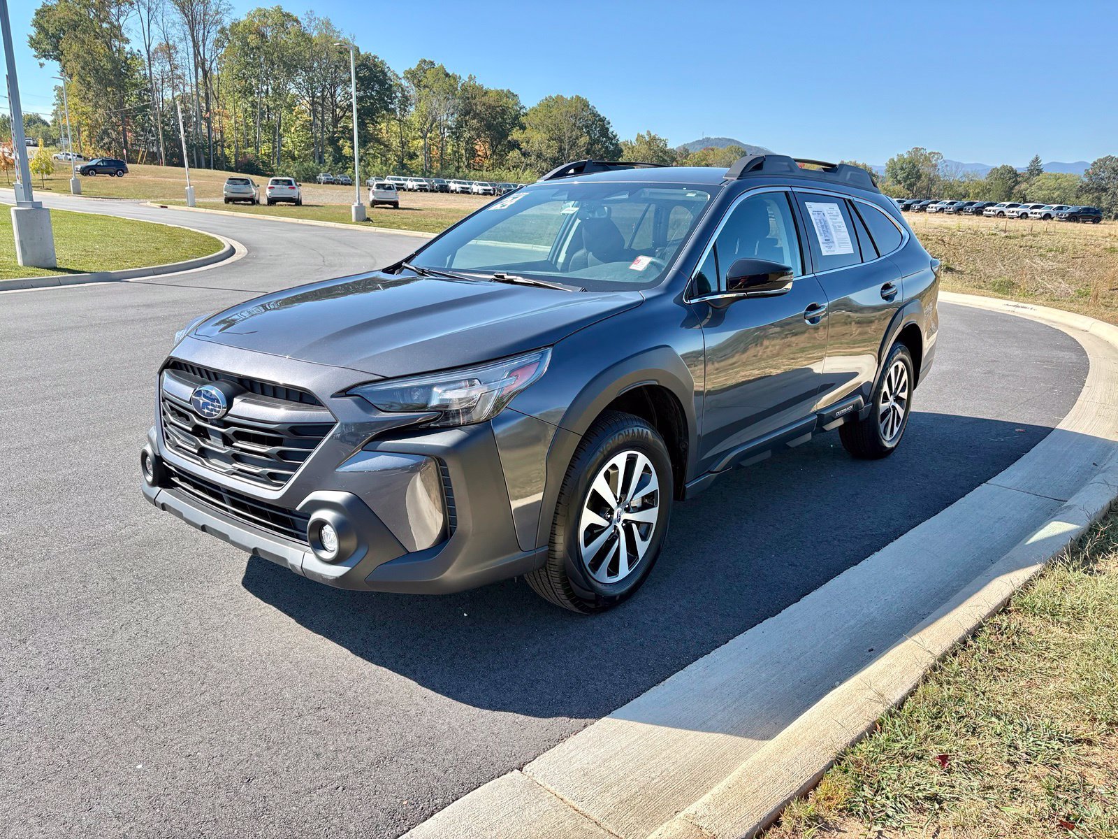 Certified 2024 Subaru Outback Premium AWD/4WD image 3