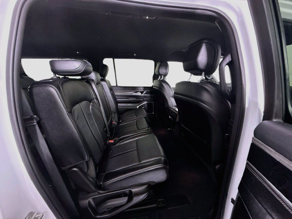 Used 2024 Jeep Wagoneer Series II w/ Flexible Seating Group RWD image 26